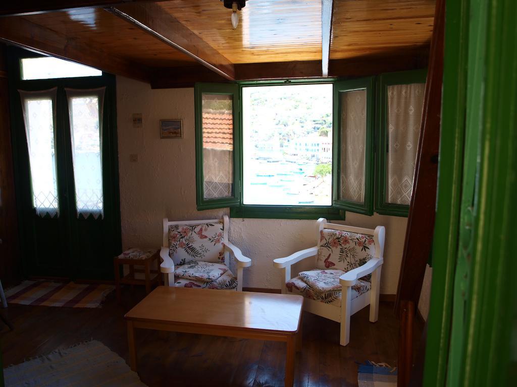 Marina Studios Simi Dış mekan fotoğraf